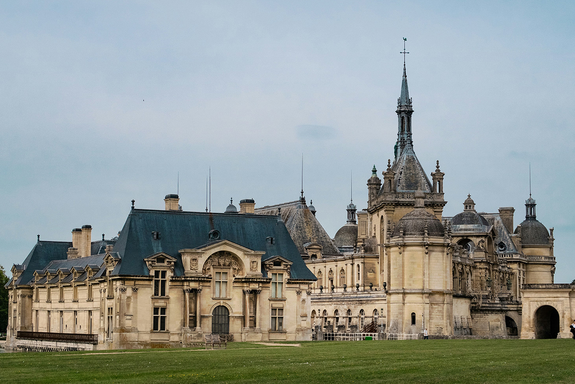 Chantilly Arts & Elegance Richard Mille: Fransız Zarafetinin Otomobil Ritüeli