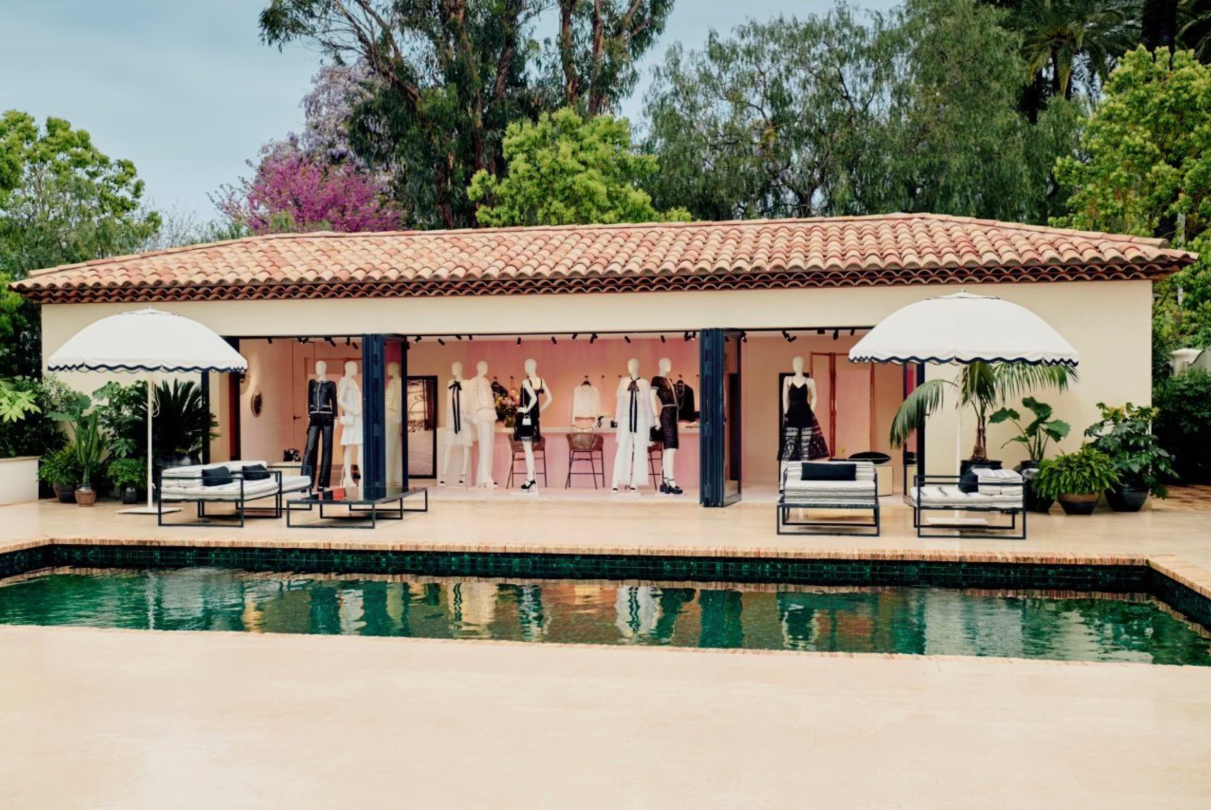 Saint-Tropez’de Chanel’den Zamansız Bir Yaz Durağı