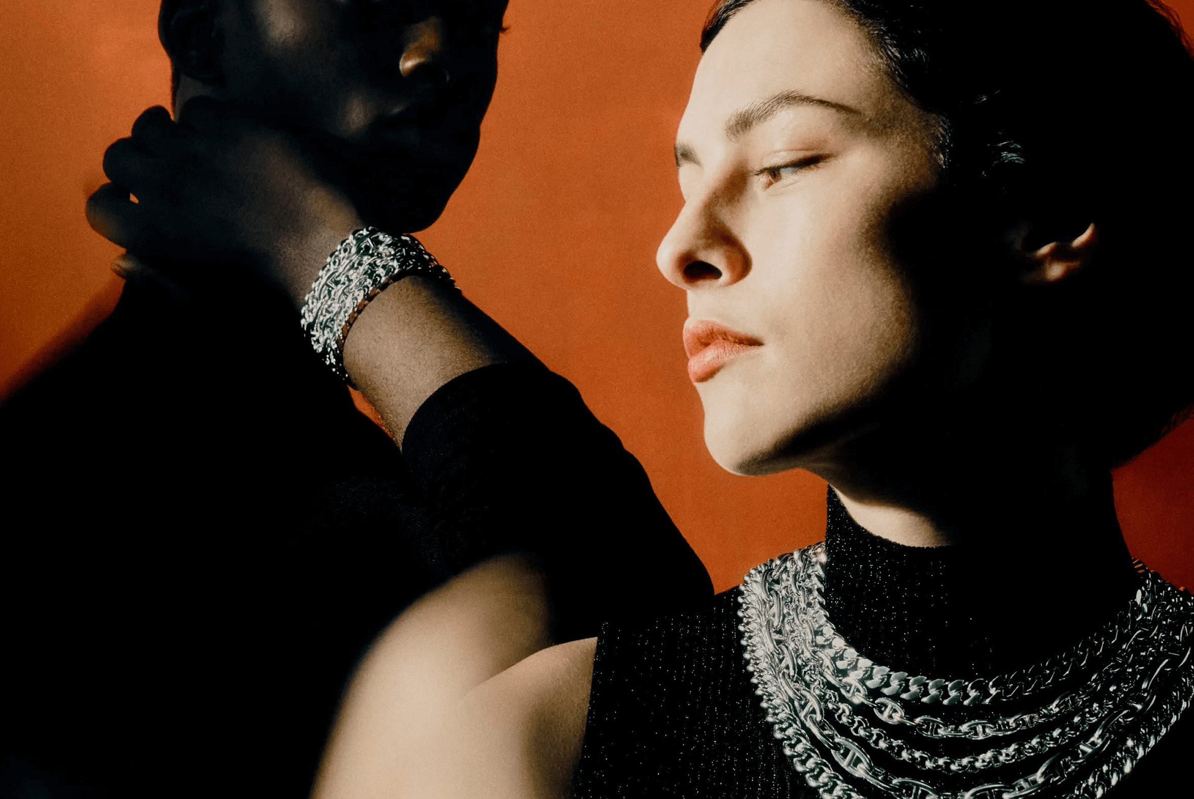 Hermès’in İkonik Zincirine Çağdaş Bir Yorum